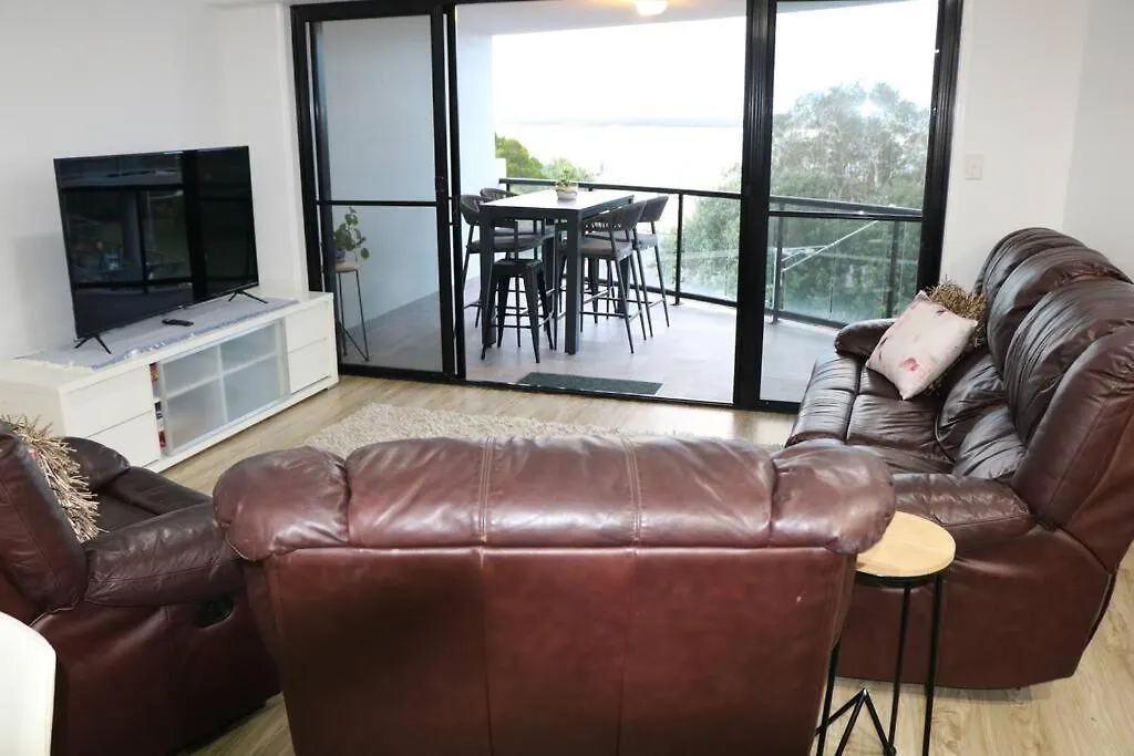 Family Friendly 3 Bedroom - River Views - Short Walk To The Beach Maroochydore 0*,