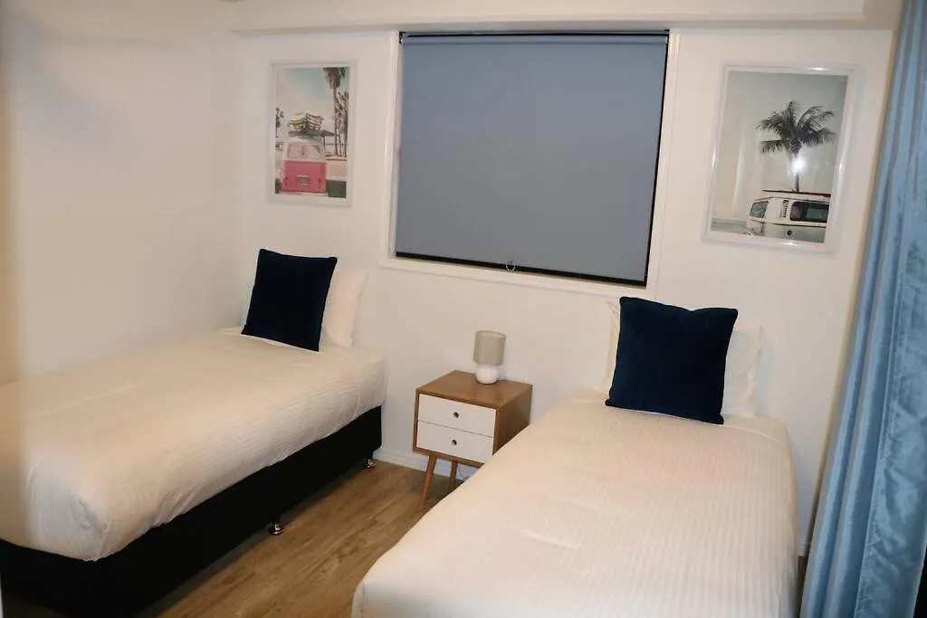 Family Friendly 3 Bedroom - River Views - Short Walk To The Beach Maroochydore